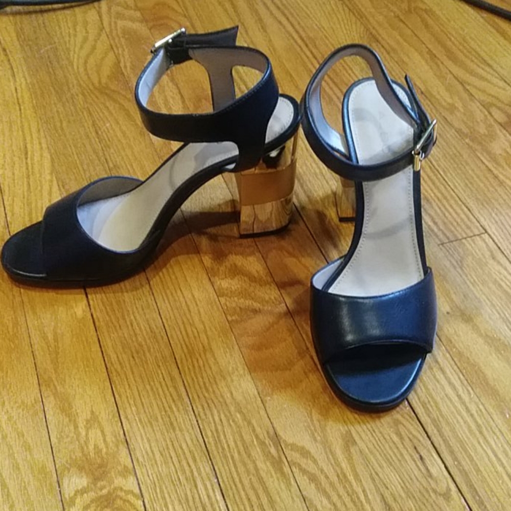Summer sandals with metallic colour block heels